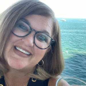 Meet your Posher, Carol